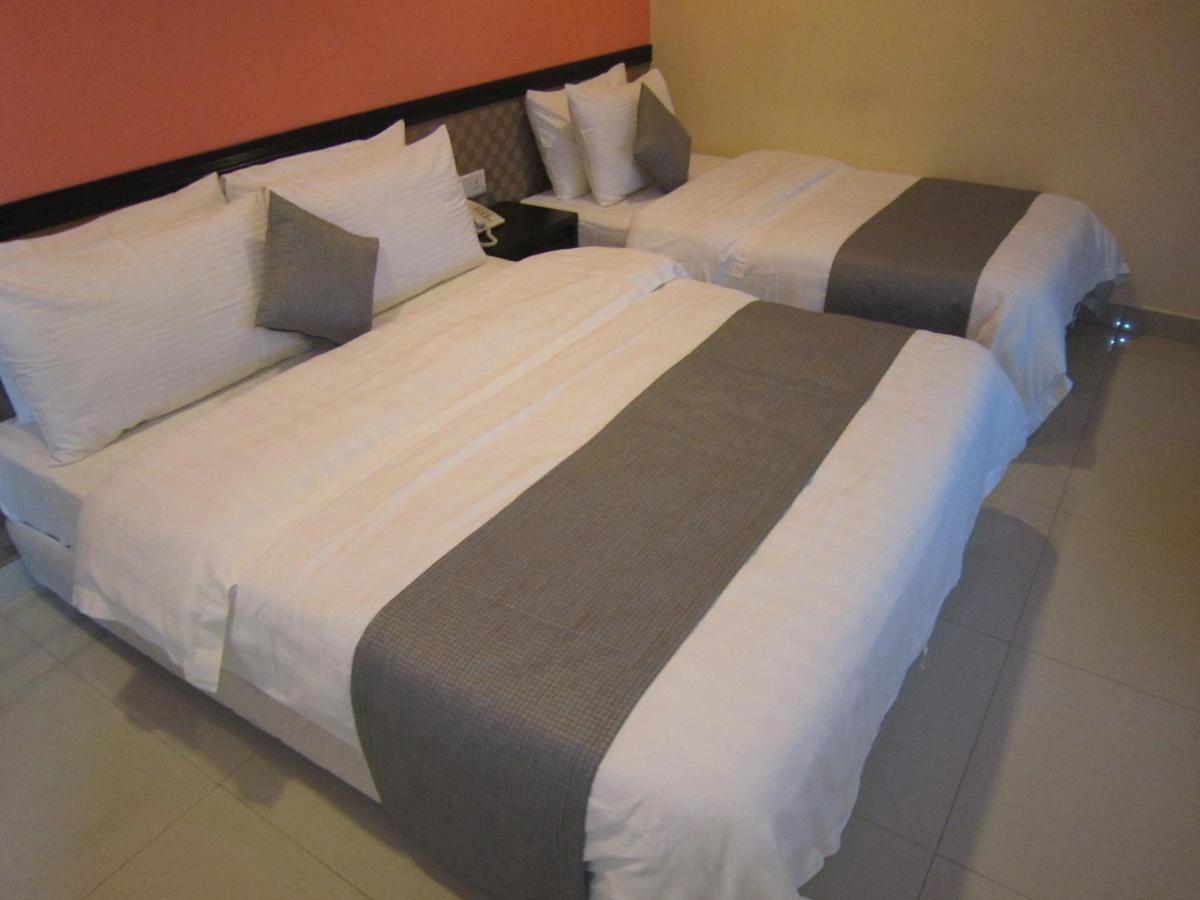 Oyo 151 Twin Hotel Kuala Lumpur Extérieur photo
