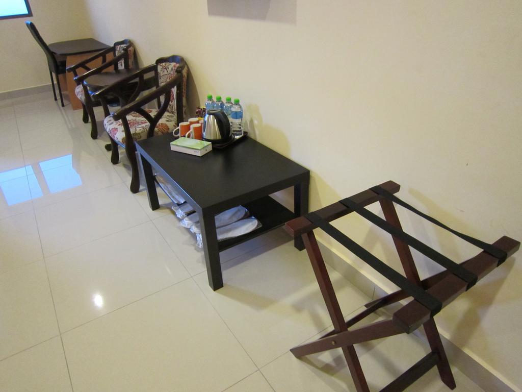 Oyo 151 Twin Hotel Kuala Lumpur Extérieur photo